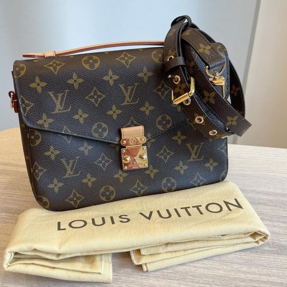 Louis Vuitton POCHETTE MÉTIS Bag Monogram